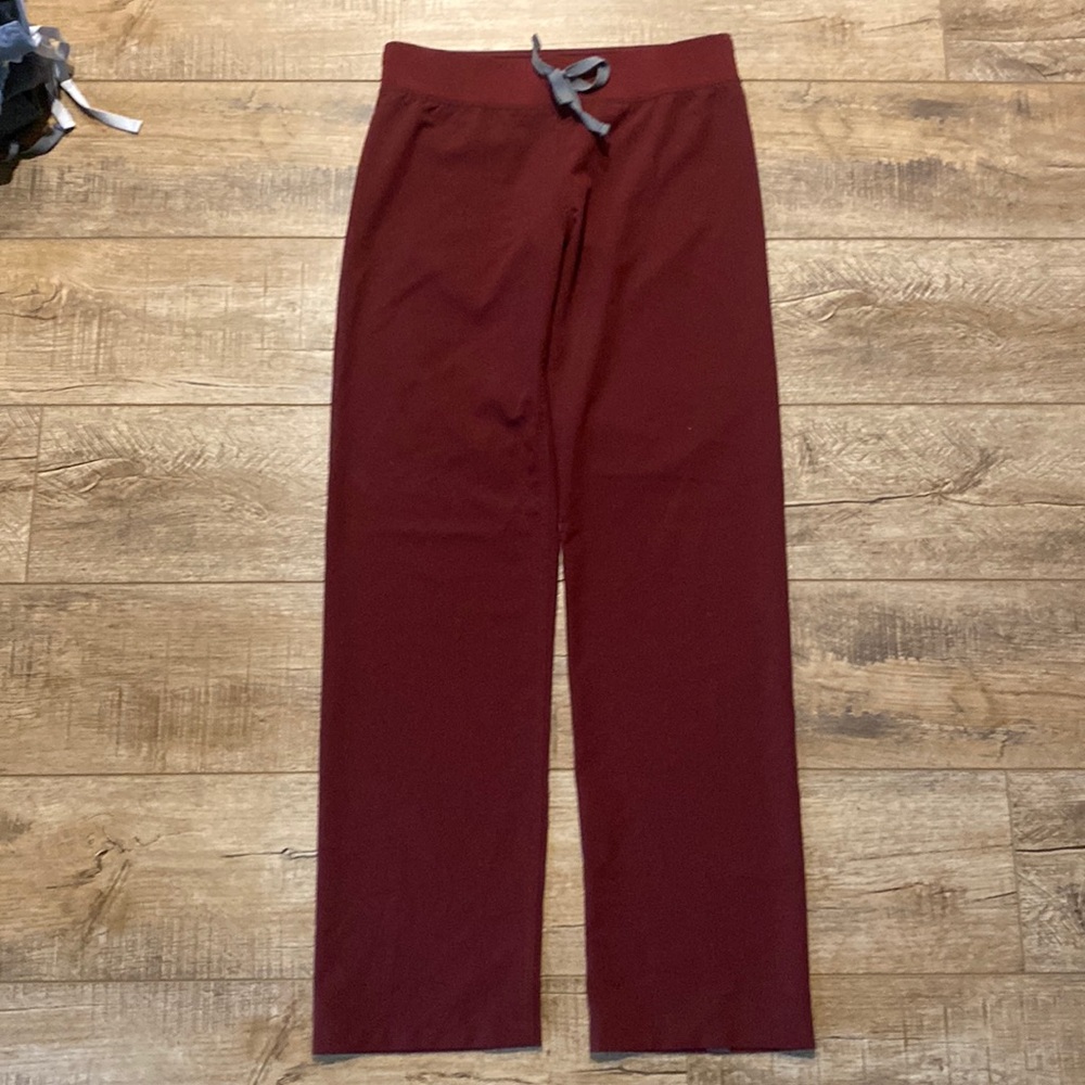 XS Livingston XS Burgundy Fig scrub pants
